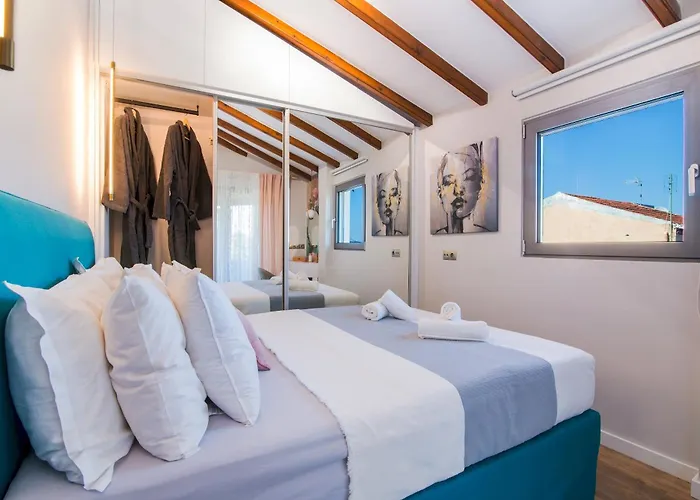 Andromache & Rafael's Nest Apartamento *