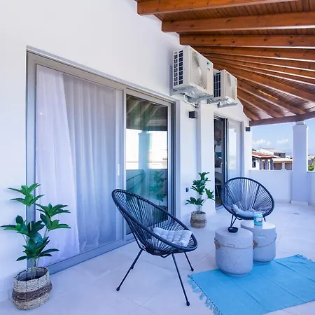 Andromache & Rafael's Nest Apartment *