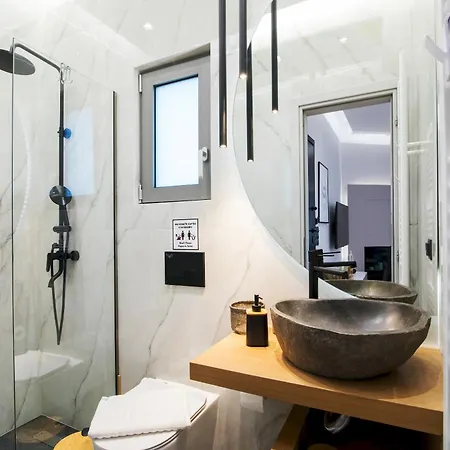 Andromache & Rafael's Nest Apartment