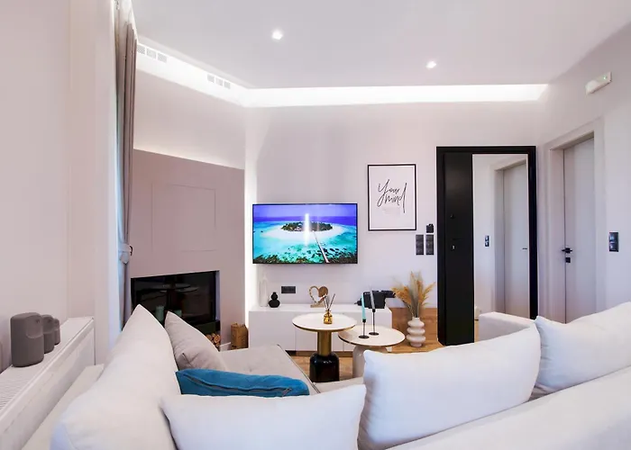 Andromache & Rafael's Nest Apartament